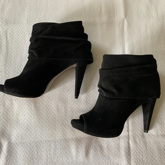 Vince Camuto Open Toe Bootie, Size 6.5, Black - Picture 2 of 13